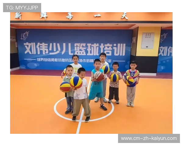 篮球联赛青训营建立学员月度进步评估并公开反馈，篮球青训队训练计划